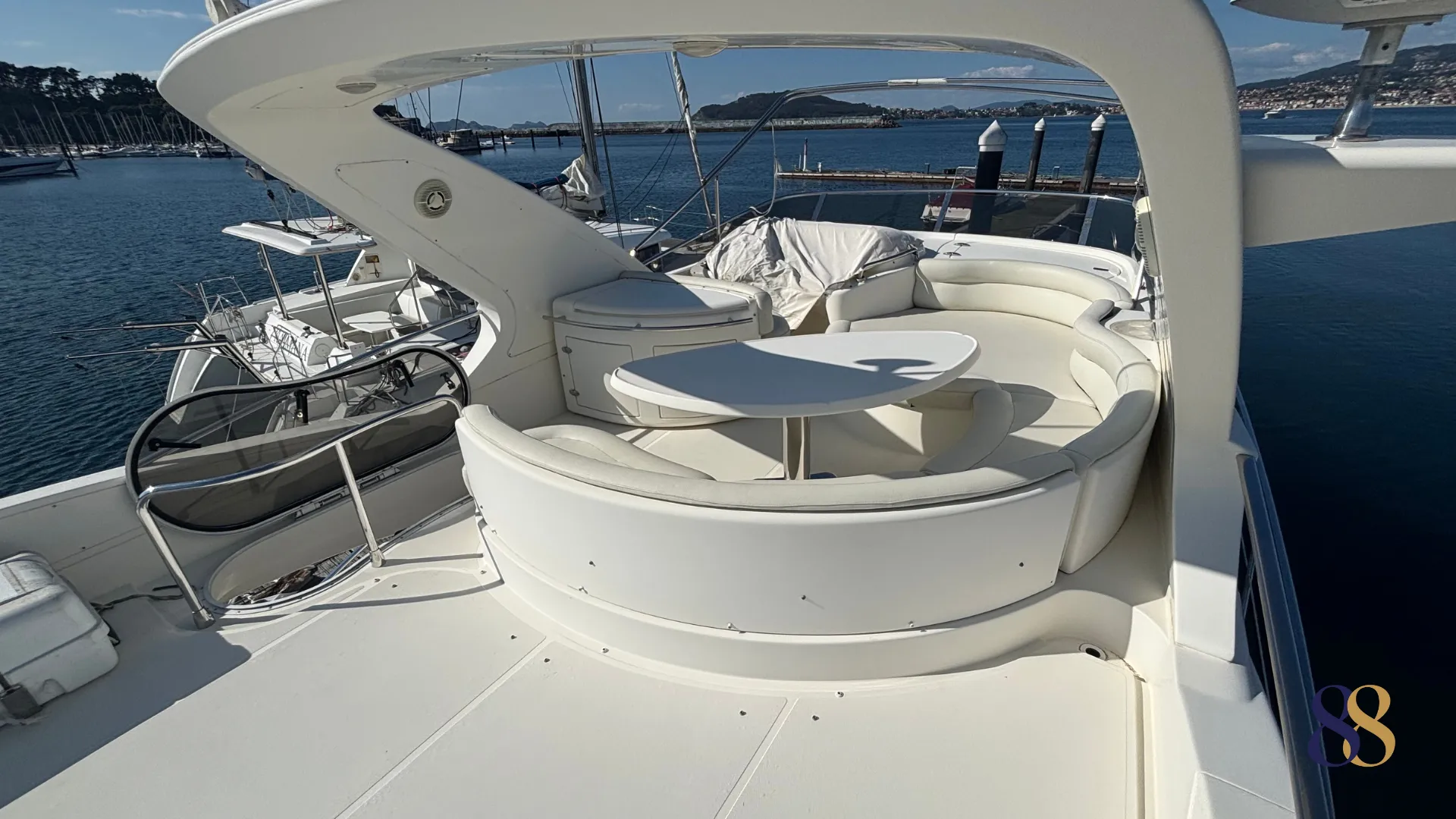 azimut-55-yate-a-motor-88-yacht-en-venta-for-sale-yacht-motor-88-yachts-32