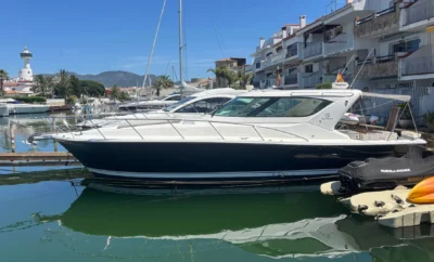Riviera 43