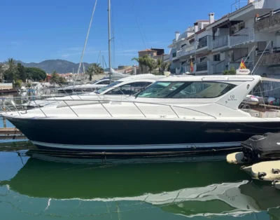 Riviera 43